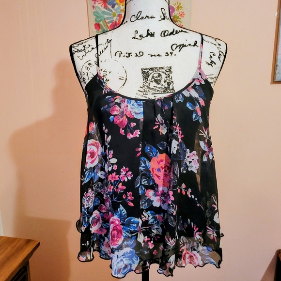 Express Tops - Express Boho Chic Floral Pleated Top, Chiffon, Romantic, XS, Flowy, EUC